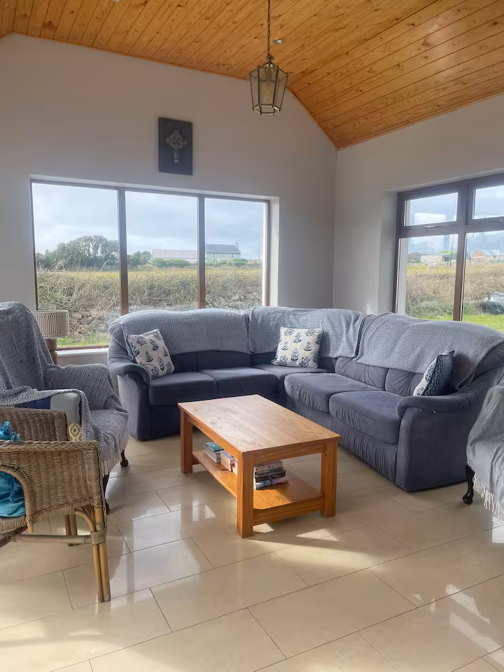 6x Bedroom Home – Fahamore Lodge, Castlegregory, Co. Kerry 6x Bedroom Home – Fahamore Lodge, Castlegregory, Co. Kerry
