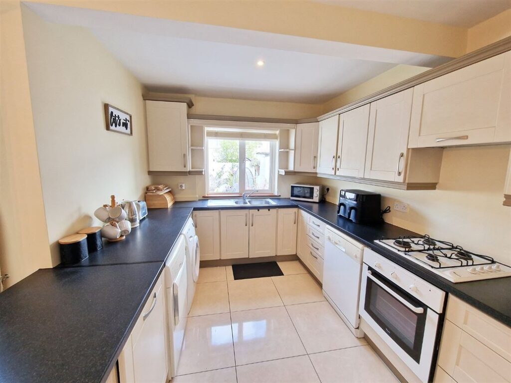 Ryder Cup 2027 Accommodation – Modern 3-Bedroom Home in Ennis, Co. Clare