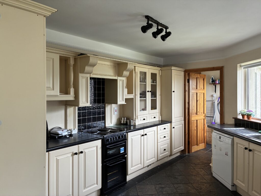 Ryder Cup Accommodation 5x Bedroom home – Log na gCapall, South Circular Road, Limerick Ryder Cup Accommodation 5x Bedroom home – Log na gCapall, South Circular Road, Limerick