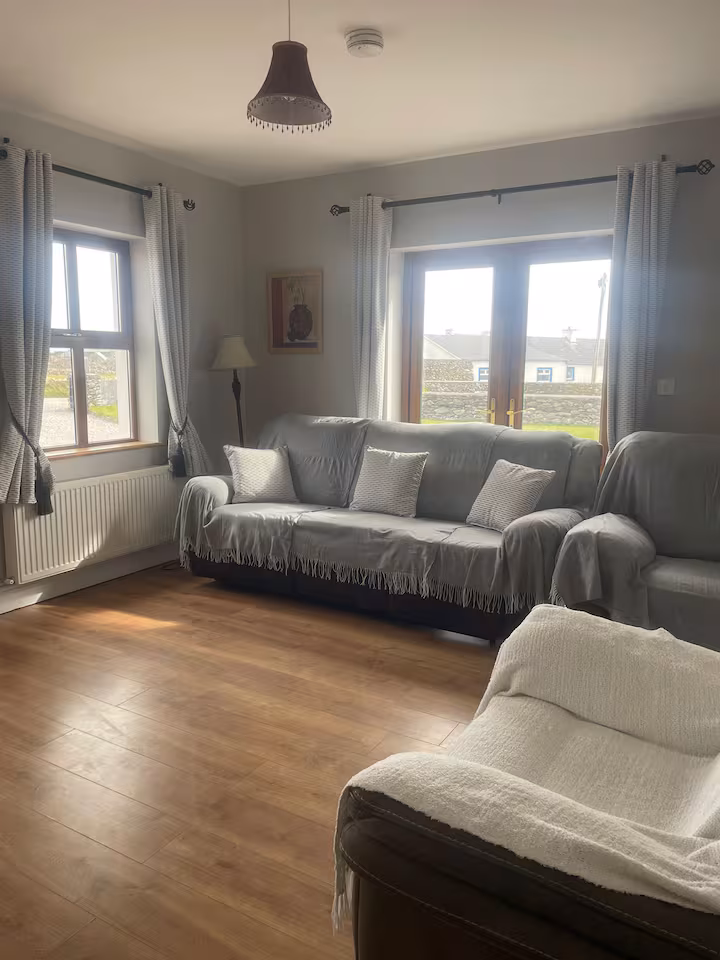 6x Bedroom Home – Fahamore Lodge, Castlegregory, Co. Kerry 6x Bedroom Home – Fahamore Lodge, Castlegregory, Co. Kerry