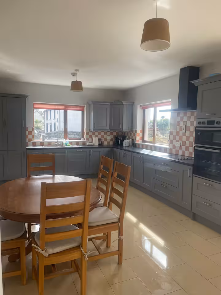 6x Bedroom Home – Fahamore Lodge, Castlegregory, Co. Kerry 6x Bedroom Home – Fahamore Lodge, Castlegregory, Co. Kerry