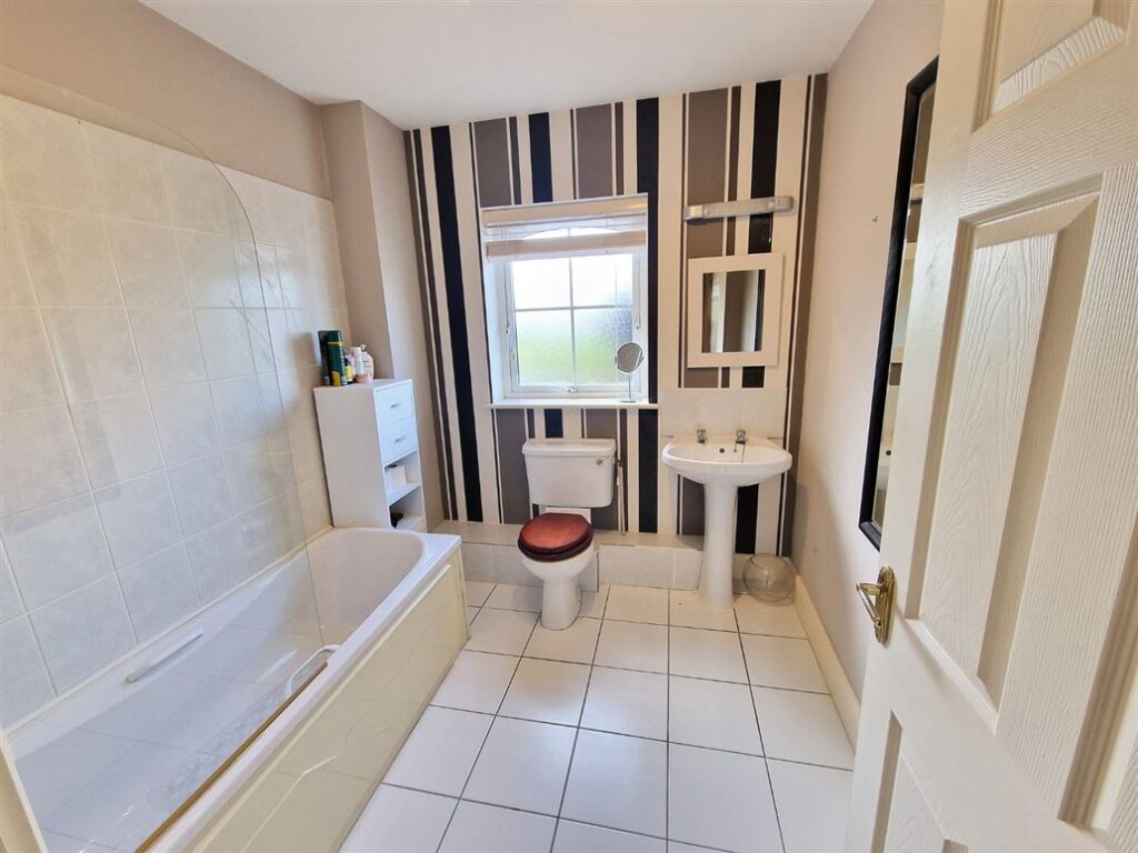 Ryder Cup 2027 Accommodation – Modern 3-Bedroom Home in Ennis, Co. Clare